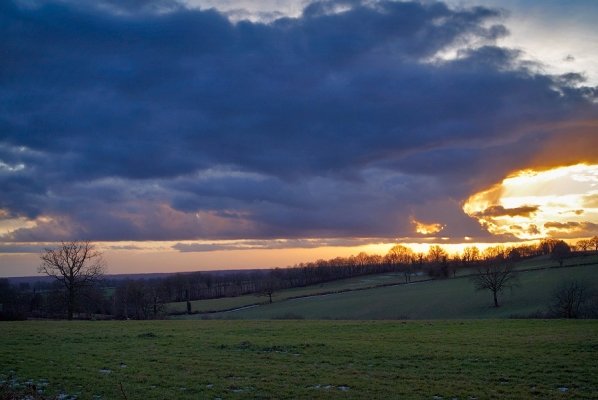 Neige et nuage sombre Neige et nuage sombre